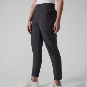 Athleta Chelsea Cargo Ankle Pant (unlined) size 4p